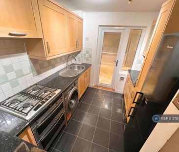 3 bedroom terraced house to rent - Photo 1