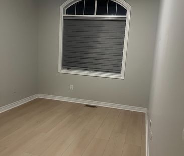 For Lease - 12 Foliage Drive, Brampton, Ontario - Photo 5