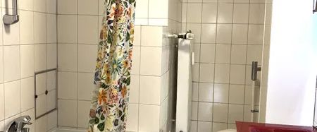 Gemütliche Zwei-Zimmerwohnung in Essen-Holsterhausen - Photo 1