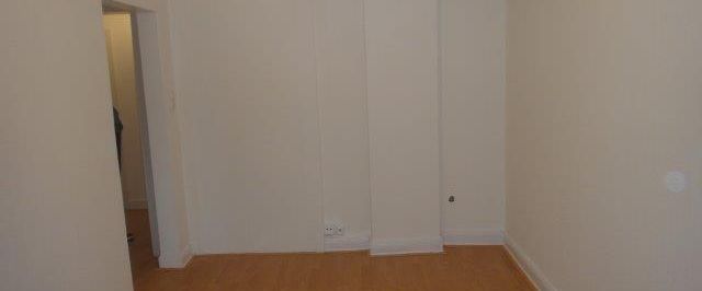 Charmante, gemütliche 2,5-Zimmer-Altbau-DG-Wohnung in Rheinnähe für junge Leute - Photo 1