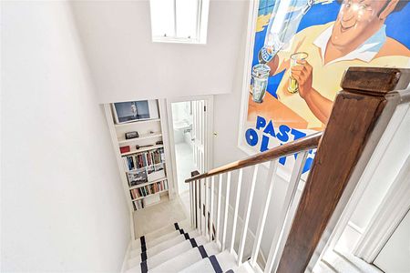 A very impressive family house set in the heart of Kensington - Photo 4