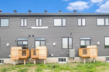 For Lease - 88 Richelieu Street, Russell, Ontario - Photo 2