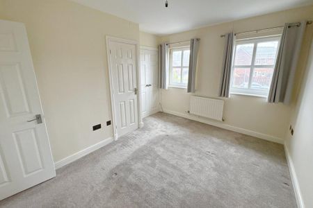 2 bedroom semi-detached house to rent - Photo 3
