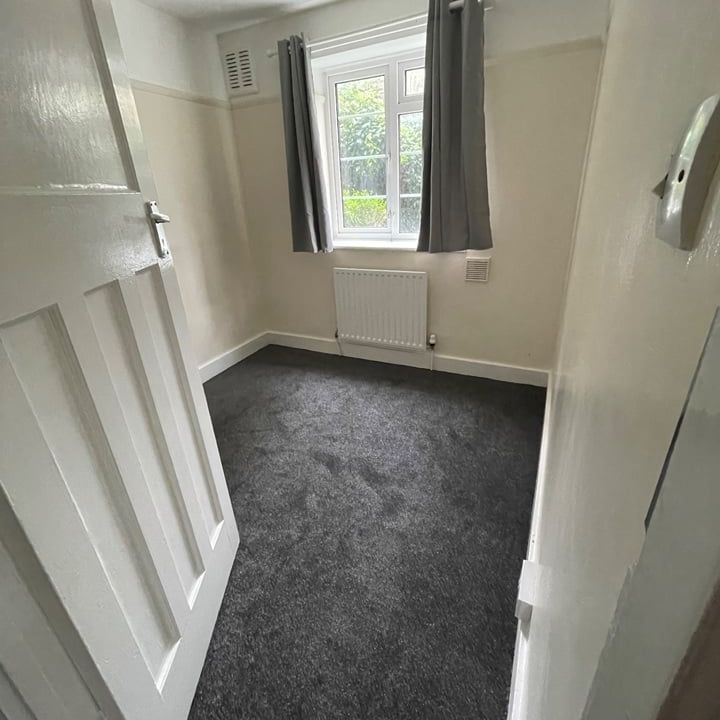 3 Bed Flat, Holmbury Court, SW17 - Photo 1