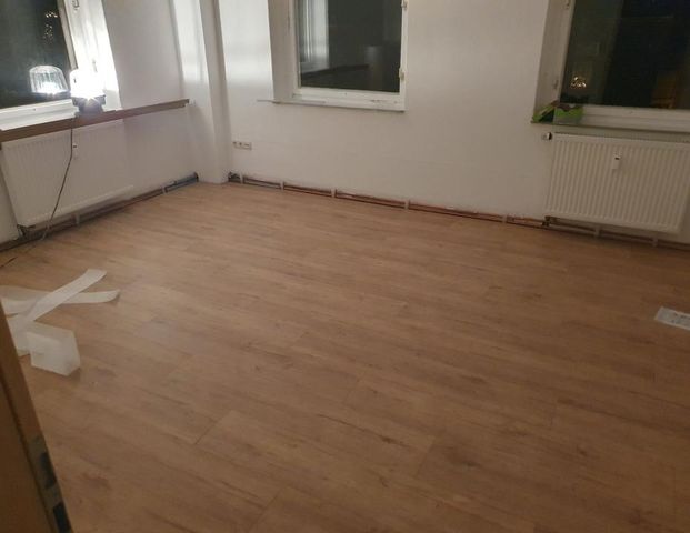 Großzügige 3 Zimmer-Wohnung im 1.OG - Foto 1
