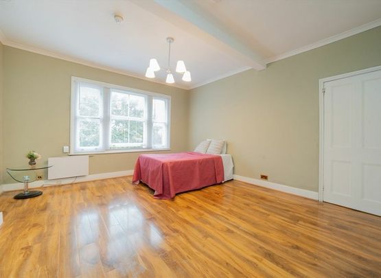 Elsham Road - Photo 1