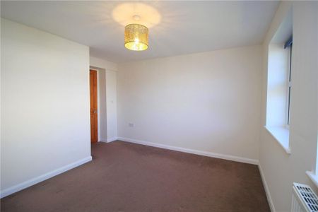 3 bedroom end of terrace house to rent - Photo 3