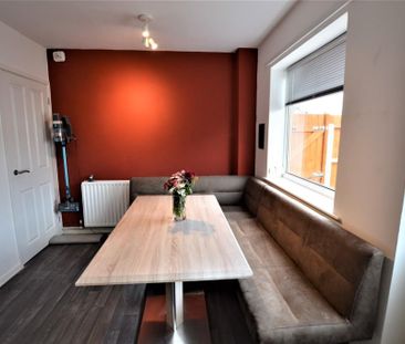 3 bedroom end of terrace house to rent - Photo 4