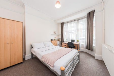 5 bedroom terraced house to rent - Photo 4