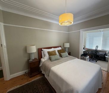 SENSATIONAL ART DECO APARTMENT - SMALL BLOCK OF 4! - Photo 2