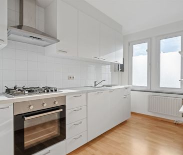 Gerenoveerd appartement op centrale ligging. - Photo 1