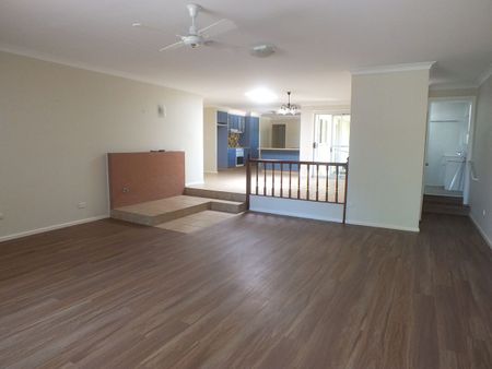 FAMILY HOME - Photo 3