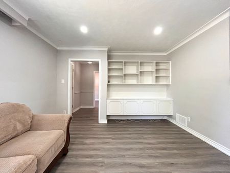 For Lease - 3 Heatherington Drive Unit# MAIN FLOOR, Toronto, Ontario - Photo 3