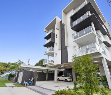 Spacious 2 Bedroomed Apartment - Photo 1