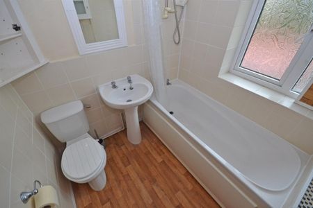 Upper Lane, Netherton - Photo 5