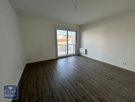 Location Appartement 1 pièce 24m² LA ROCHELLE 17000 - Photo 2