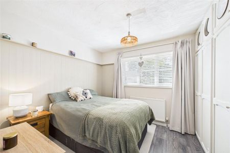 2 bedroom end of terrace house to rent - Photo 3