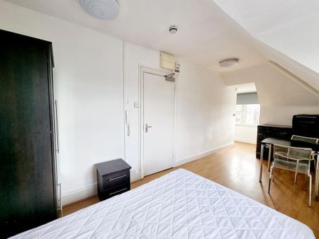 1 bedroom in a house share to rent - Photo 5