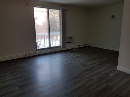 31 Centennial St, Regina - Photo 3