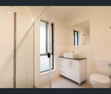 3 BEDROOM DUPLEX IN A QUIET LOCATION - Photo 3