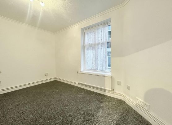 3 bedroom apartment to rent - Photo 1