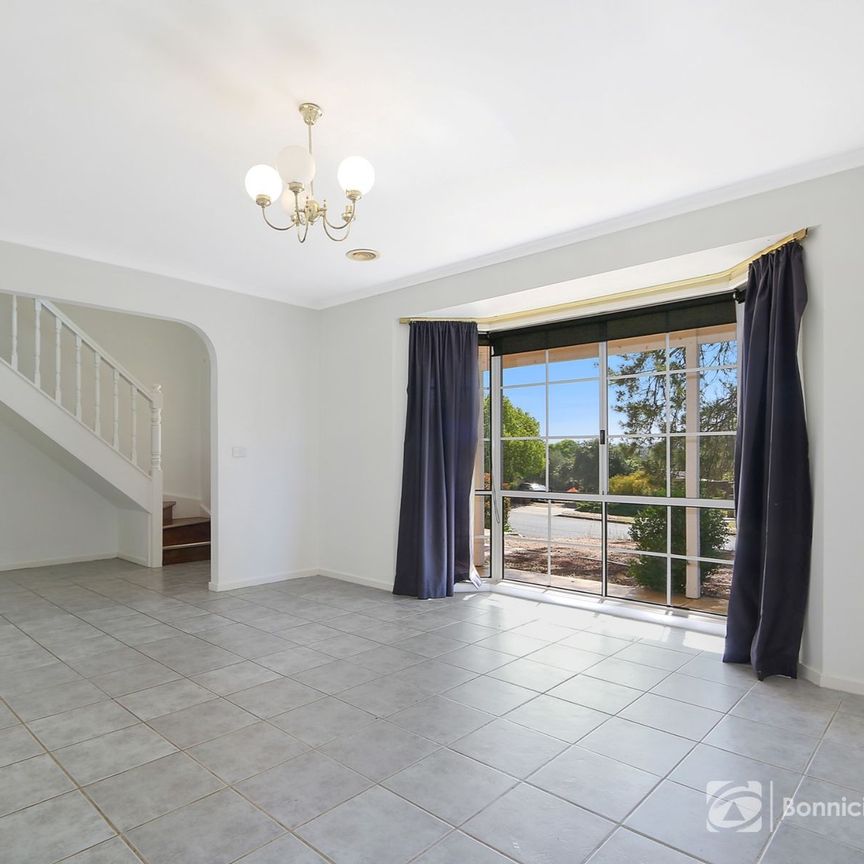 SPACIOUS FAMILY HOME IN POPULAR THURHOONA! - Photo 1