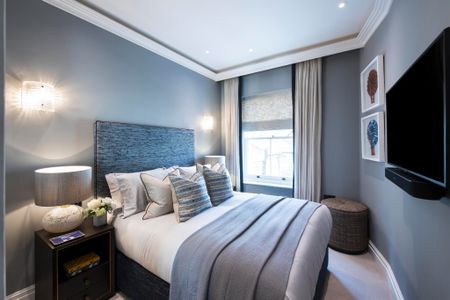 2 bedroom conversion flat with 1 reception and 3 bathrooms in Kensington, W8 - Photo 5