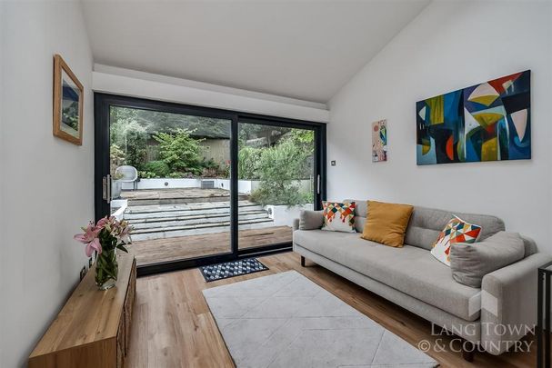 4 bedroom detached house to rent - Photo 1