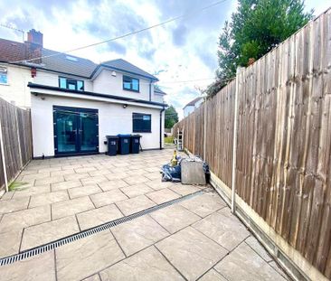 5 bedroom semi-detached house to rent - Photo 5