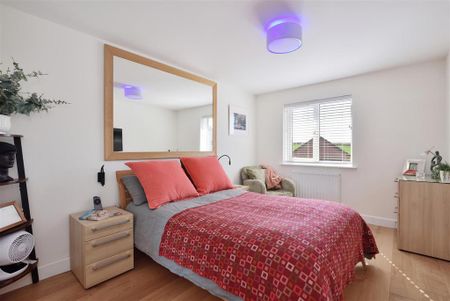 4 bedroom detached house to rent - Photo 3