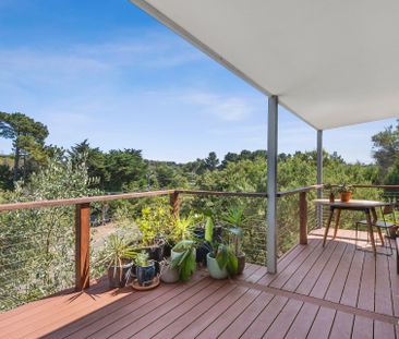 Enjoy Peninsula living in a stylish, renovated coastal home. - Photo 4