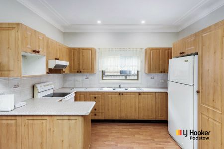 Comfortable Family Home Offering Space, Flexibility & Convenience in Padstow - Photo 3