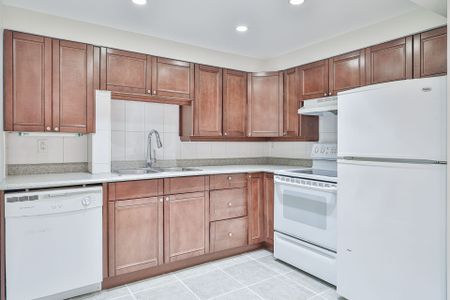 For Lease - 168 Wainscot Avenue Unit# Lower, Newmarket, Ontario - Photo 2