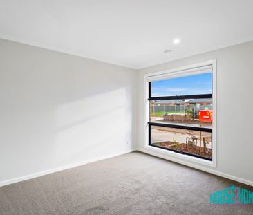 Modern Comfort & Easy-Care Living - Photo 1