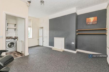 2 bedroom terraced house to rent - Photo 4