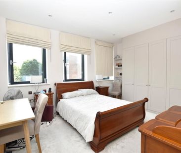 London Road, Isleworth, Middlesex, TW7 - Photo 3