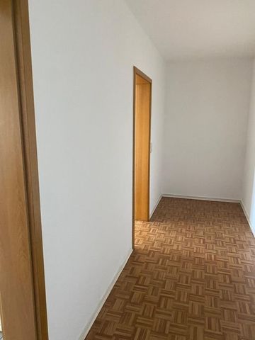 1 Raum Dachgeschosswohnung in Reinsdorf renoviert ab sofort zu vermieten - Photo 4