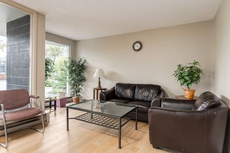 815 50 Ave SW, Calgary - Photo 5