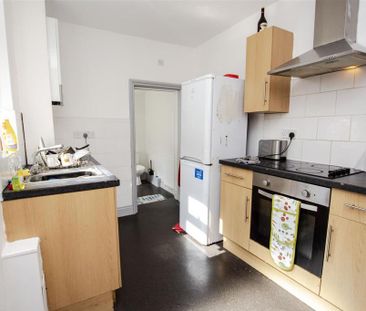 4 bedroom house to rent - Photo 2