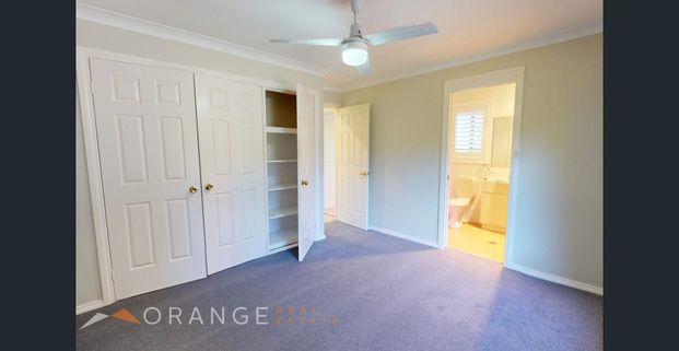 CONVENIENT FAMILY LIVING - Photo 1