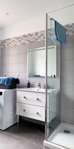 Appartement à Louer à Eu (76260) Un appartement comprenant une entrée, une cuisine, un séjo... - Photo 4