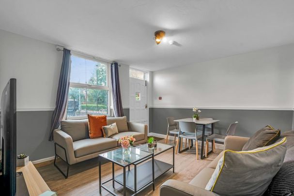 6 bedroom house to rent - Photo 1