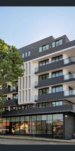 Contemporary living meets convenience - Photo 4