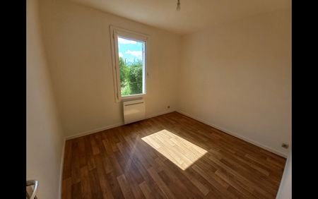 Location Maison 4 pièces 86 m² Thevet-Saint-Julien - Photo 4