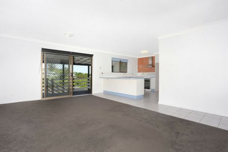 RARE DUPLEX IN QUIET STREET - Photo 5