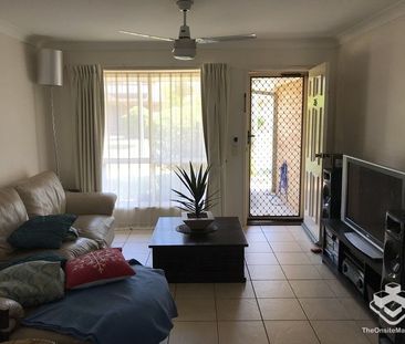 CreLovely Townhouse in Central Thorneside Locationate Listing - Photo 3