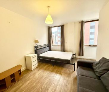 Studio to rent - Photo 2