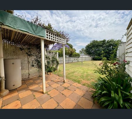 1 Charlotte Street, Newtown, Qld 4350 - Photo 2