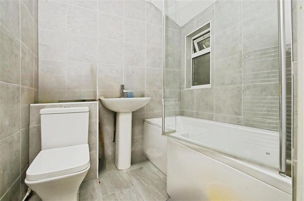 Margaret Street, Pontygwaith, FERNDALE - Photo 1