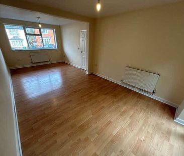 Surfeit Hill Road, Cradley Heath, West Midlands, B64 - Photo 1